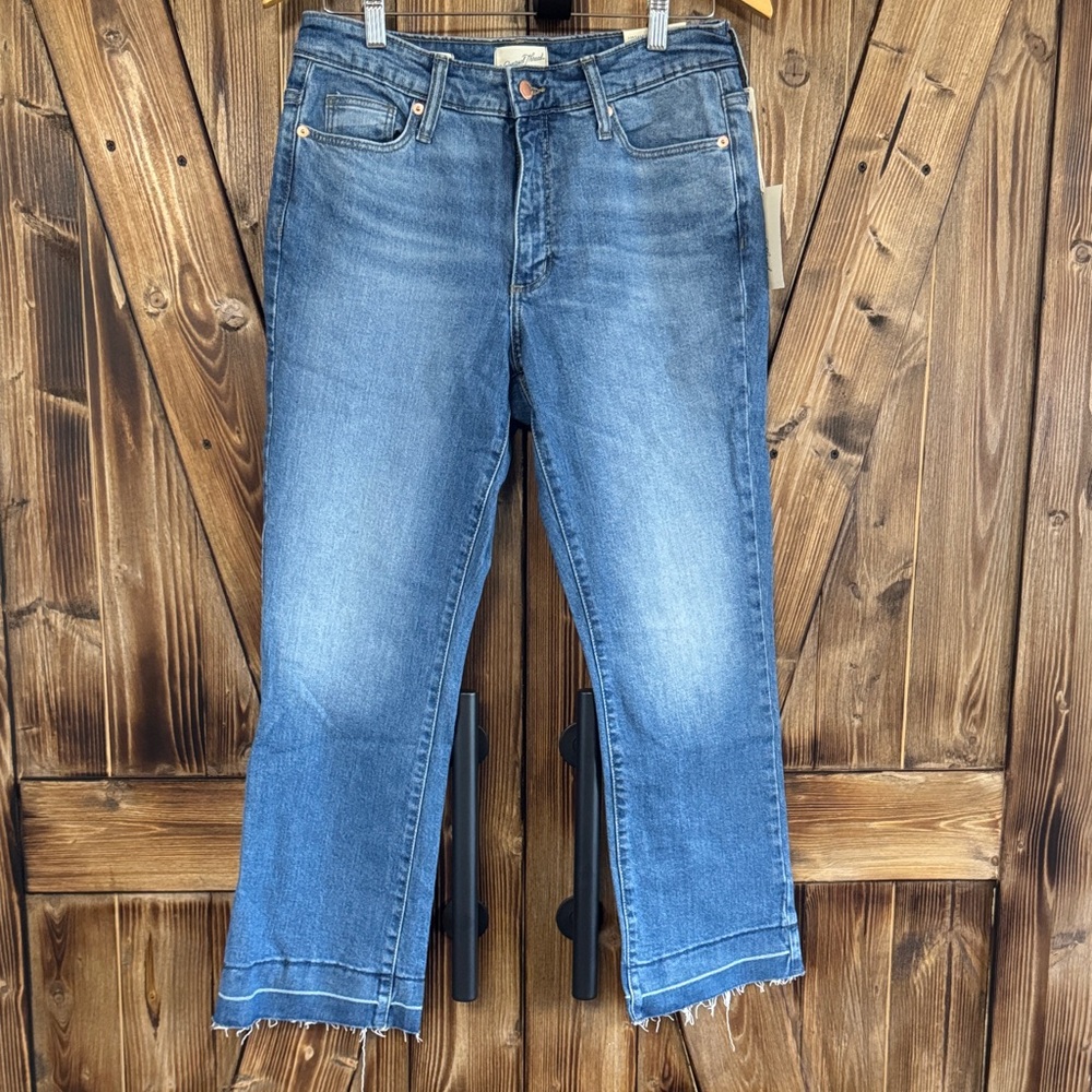 Universal Thread Mid-Rise Cropped Jeans in Washed Blue ankle bootcut 6 Reg